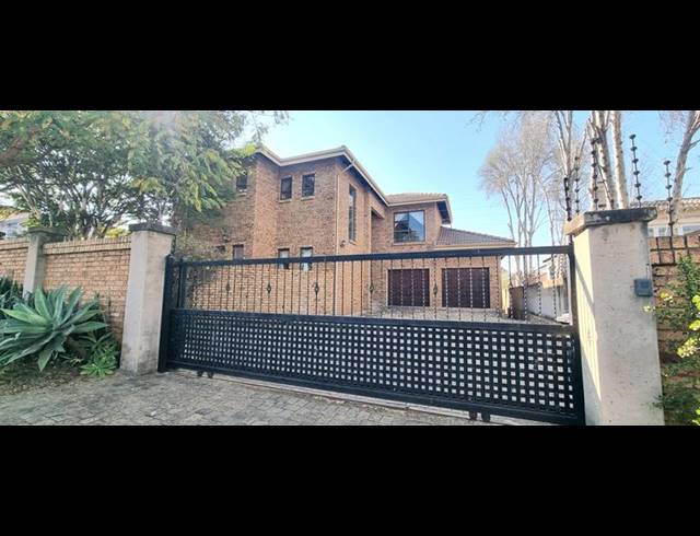 5 BEDROOM HOUSE FOR SALE IN AMBERFIELD